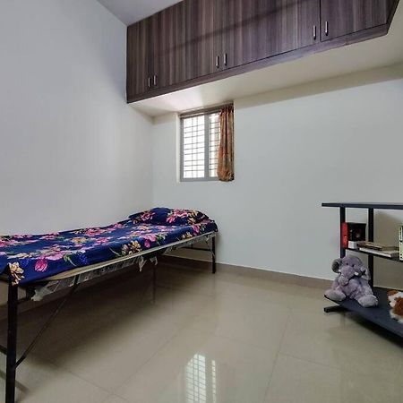 Comfy 2-Bedroom House In Sanjaynagar, Bengaluru Bangalore Exterior foto