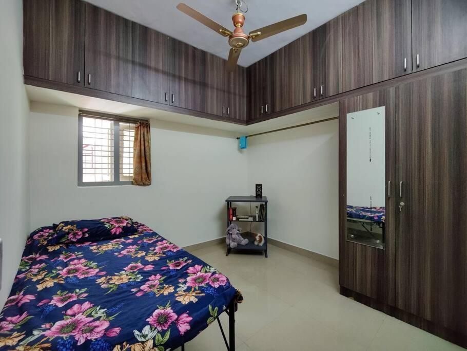 Comfy 2-Bedroom House In Sanjaynagar, Bengaluru Bangalore Exterior foto